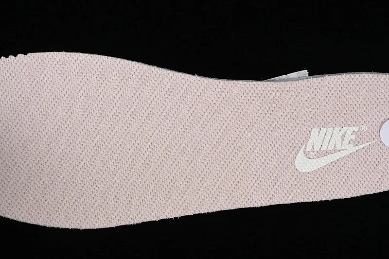 All categories Nk SB Dunk series Nk SB Dunk Low low-top sneakers K version Nk Dunk Low beige gold hook SB low-top sports and leisure sneakers DX5930-001
